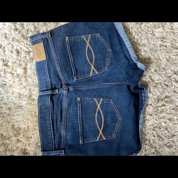 Abercrombie and Fitch Jean shorts - Picture 2 of 3